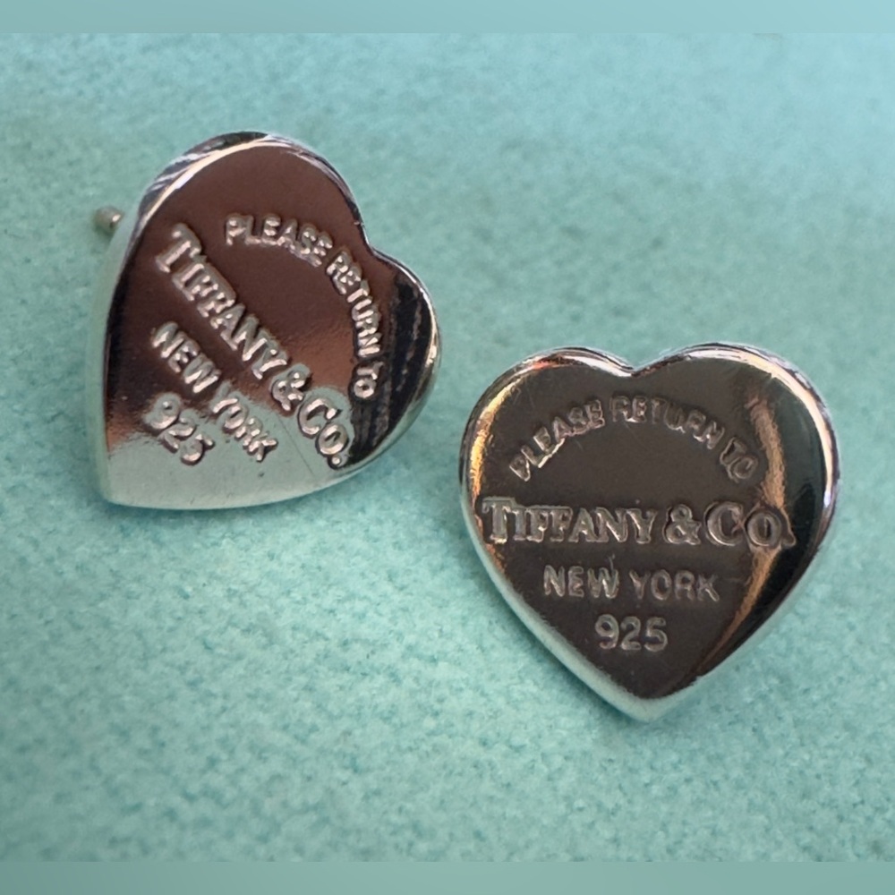 Tiffany & Co. Heart Stud Earrings - Silver on Tiffany Blue